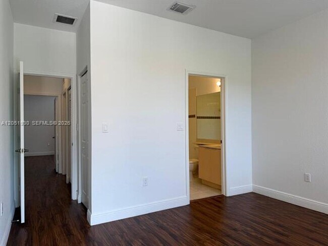 Building Photo - 14958 SW 41st Ln