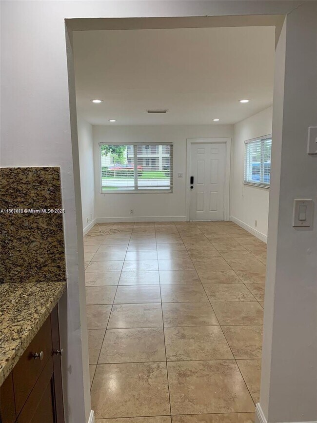 Building Photo - 8704 NW 38th Dr