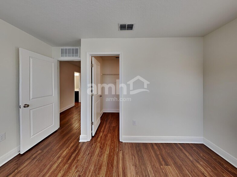 Building Photo - 20232 Calla Lily Dr