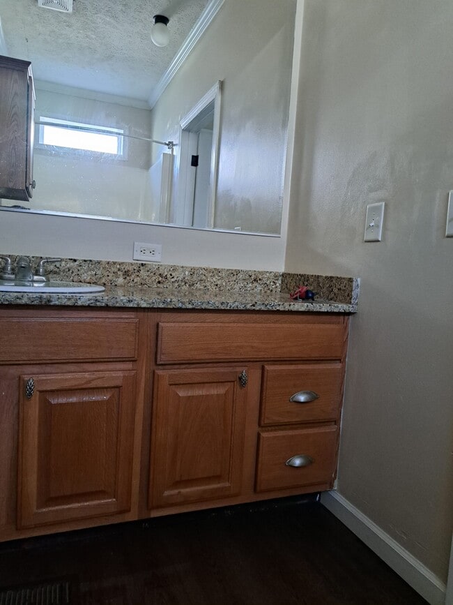 Building Photo - 2525 Esplanade St