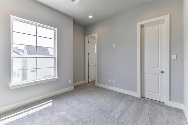 Building Photo - 10915 Brookeshire Chase Ln