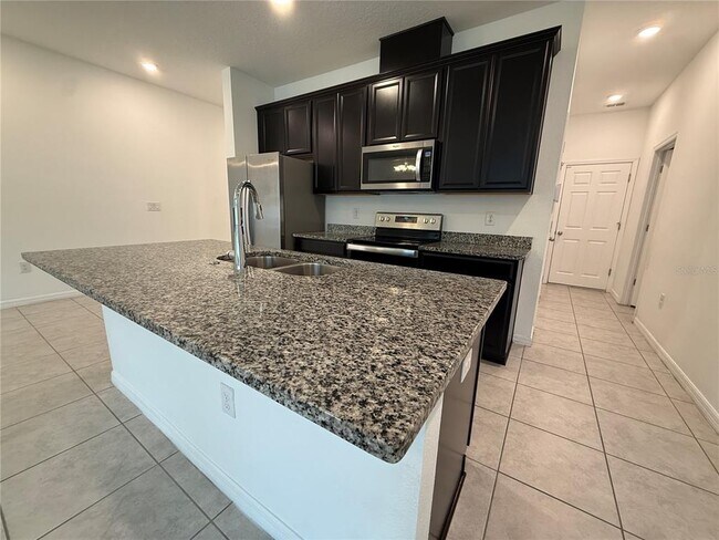 Building Photo - 15097 Willow Arbor Cir