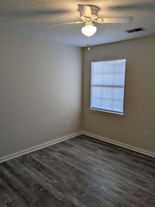 Building Photo - 627 Waterway Village Blvd