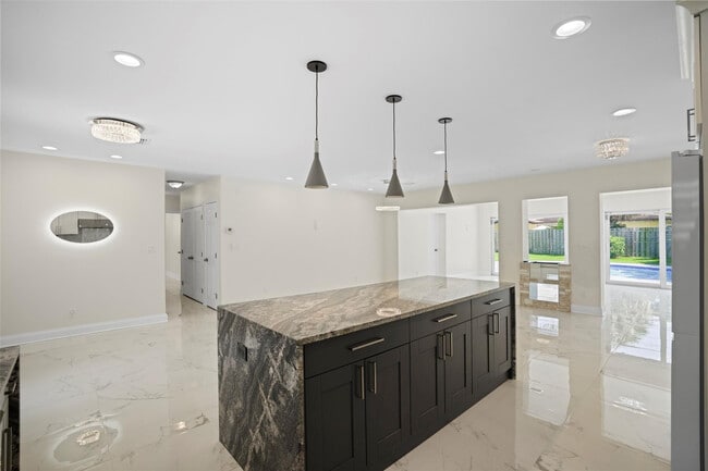 Building Photo - 2116 SE 18th St