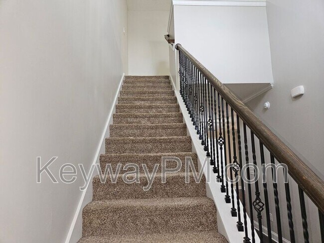Building Photo - 905 Glenhaven Dr