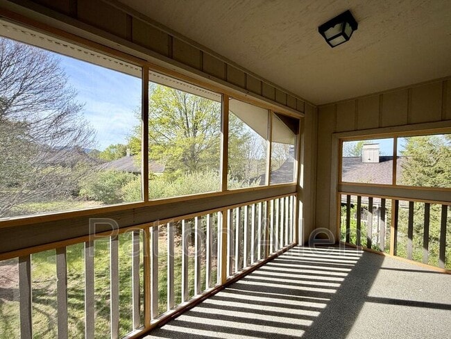 Building Photo - 2406 Abbey Cir