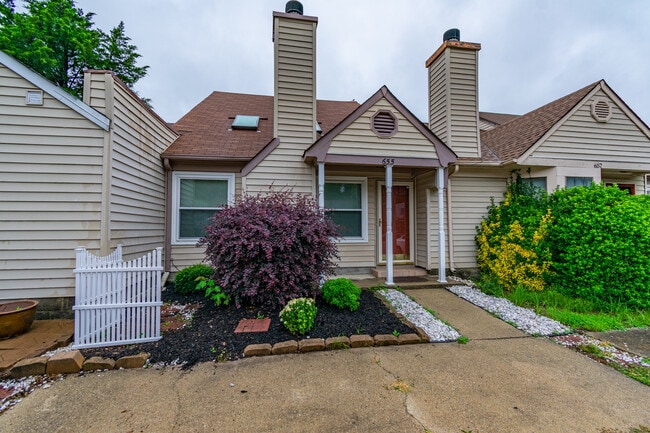 Building Photo - 655 Biltmore Dr
