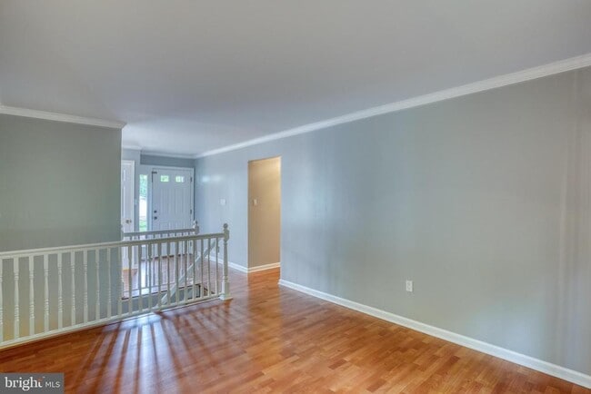 Building Photo - 124 Hilldale Ct