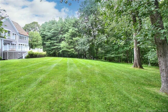 Building Photo - 30 Soundview Farm Rd