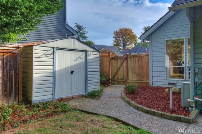 Building Photo - 10324 SE 210th Pl