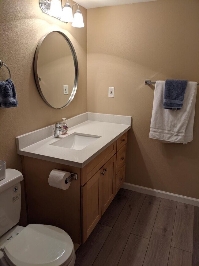 Building Photo - 9416 1st Ave NE