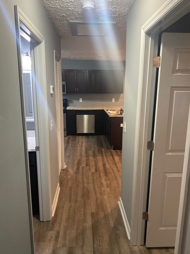 Building Photo - 401A Sarver Ave