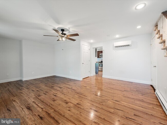 Building Photo - 5479 Main St