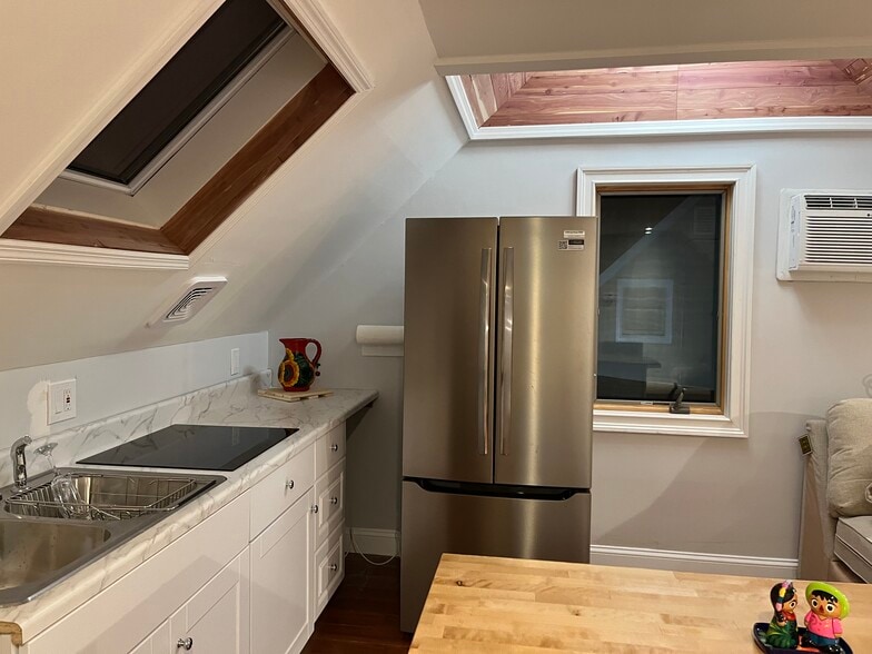 Building Photo - 8 Bunting Ln