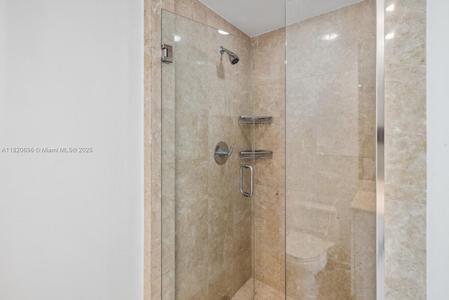 Building Photo - 1331 Brickell Bay Dr