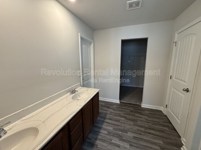 Building Photo - 4903 Hillstone Dr