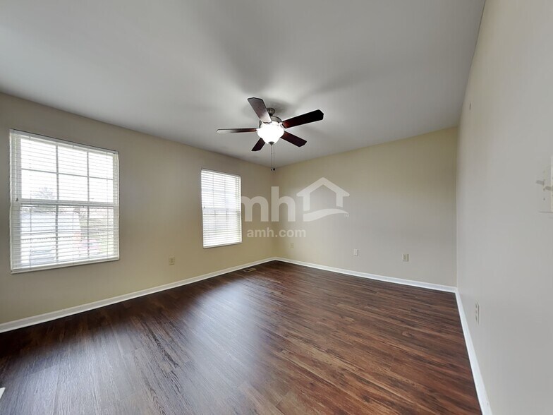 Building Photo - 2618 Spring Mill Pl