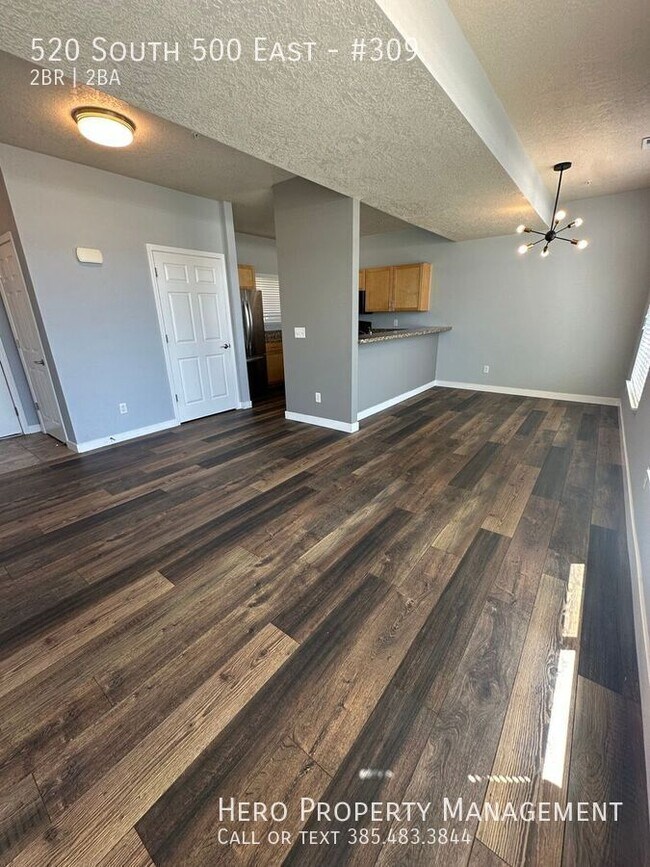 Building Photo - 520 E 500 S