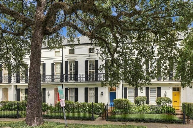 Building Photo - 2605 St Charles Ave