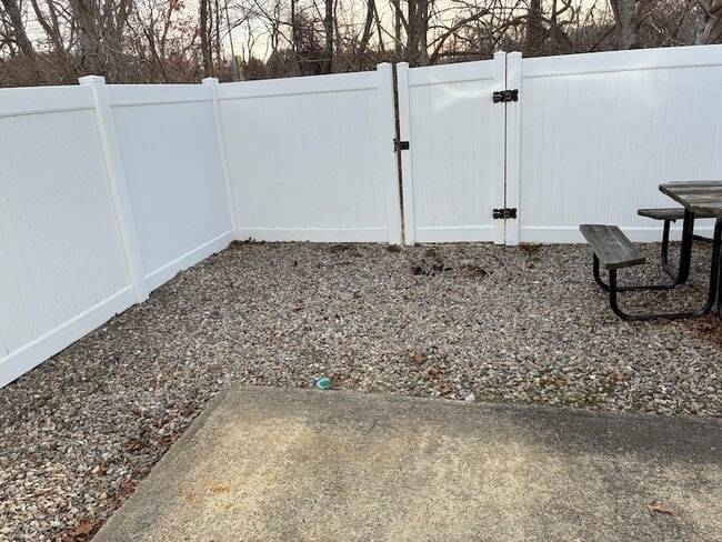 Building Photo - 30 Pine Valley Dr