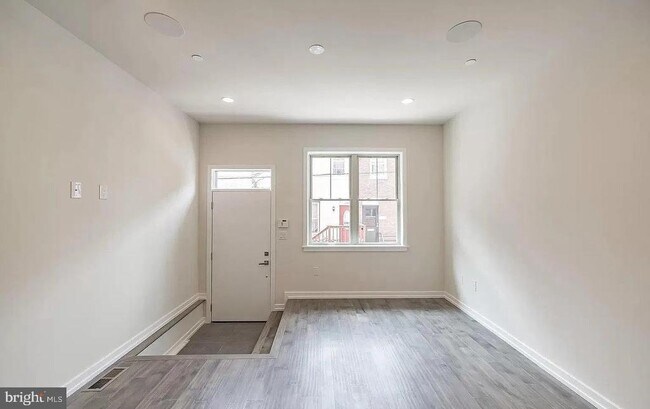 Building Photo - 1439 S Taylor St