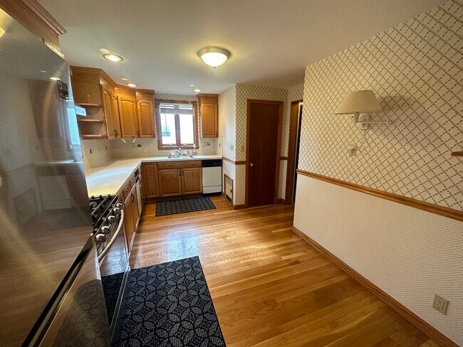 Building Photo - 238 Ashcroft Rd