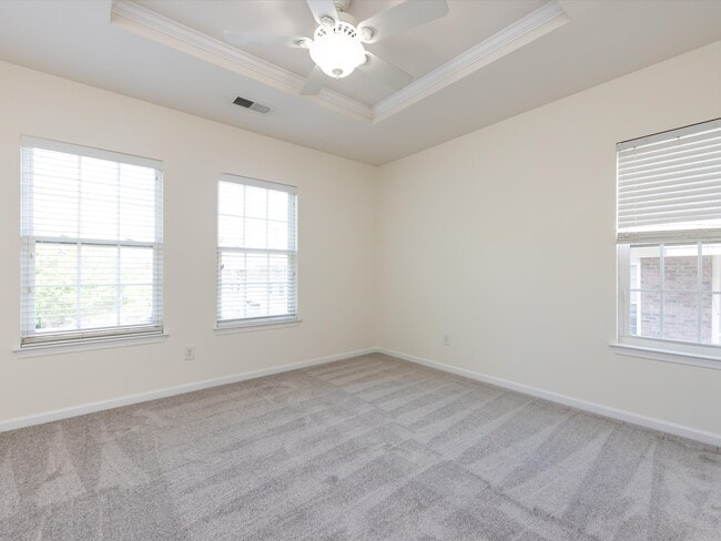 Building Photo - 257 N Irwin Ave