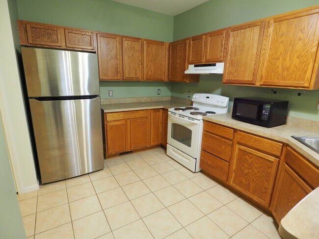 Building Photo - 3029 Charing Cross Rd