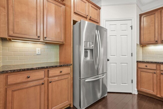Building Photo - 2550 Sibley Dr