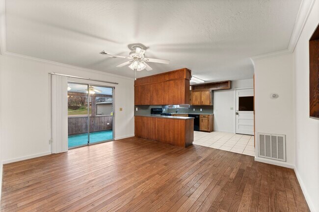 Building Photo - 26789 Hanna Rd