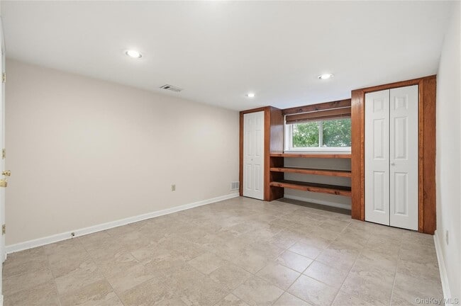 Building Photo - 20 Steuben Dr