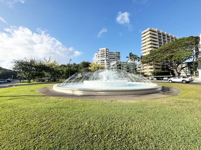 Building Photo - Pet Friendly Gold Coast Condo Fronting the...