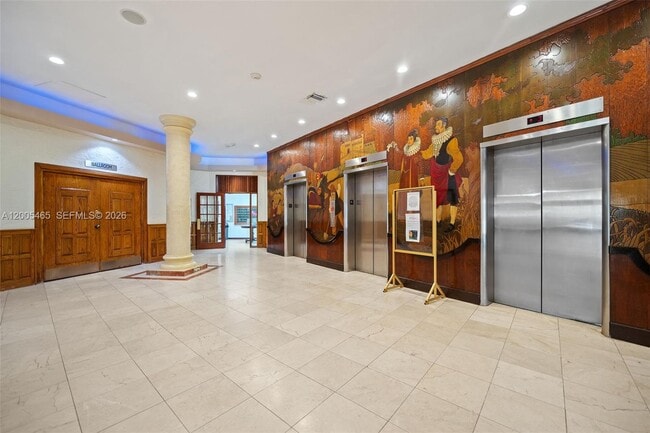 Building Photo - 3725 S Ocean Dr