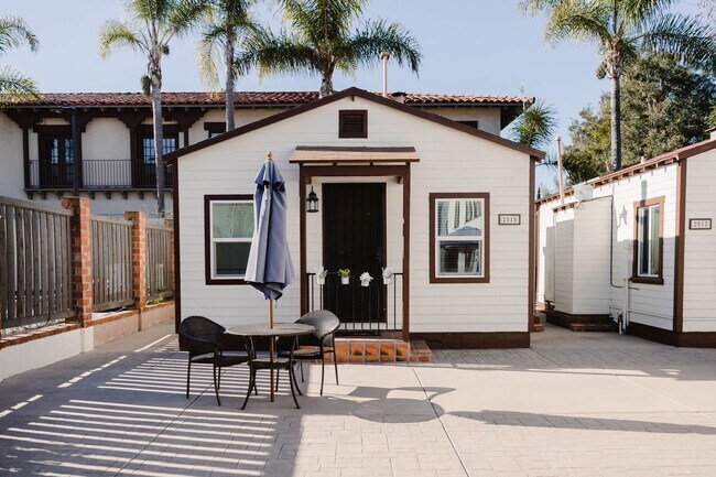 Building Photo - **$1000 off first month's rent – Don't Miss Out! Charming Old Town Casita – 1 Bed / 1 Bath**