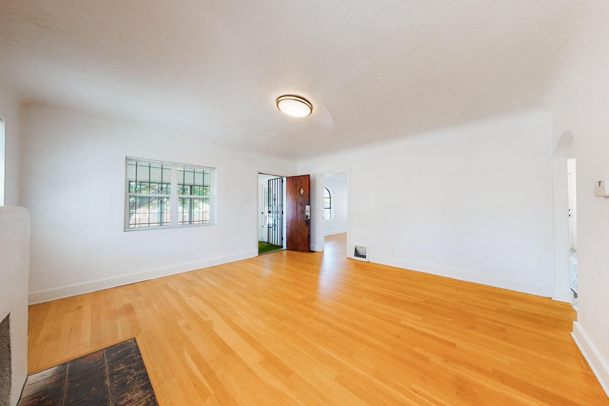 Building Photo - 3106 Monte Vista Blvd NE