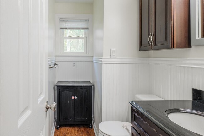 Building Photo - Beautiful One Level Home in Bon Air for rent!!