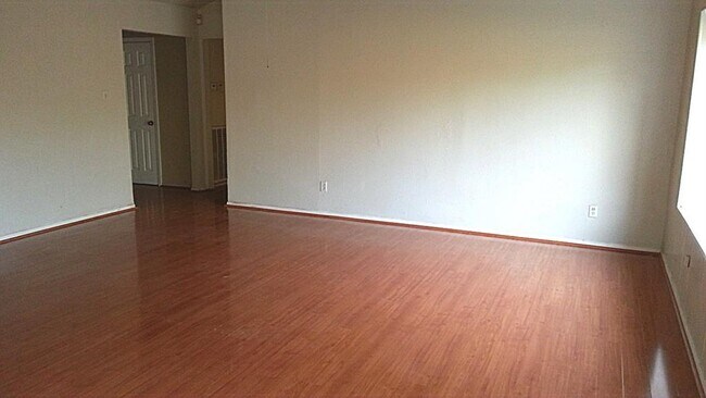 Building Photo - 15829 Ridgeroe Ln
