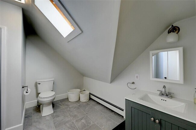 Building Photo - 37 Barnes St