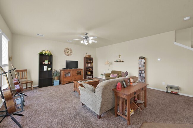Building Photo - 241 Lake Estates Dr