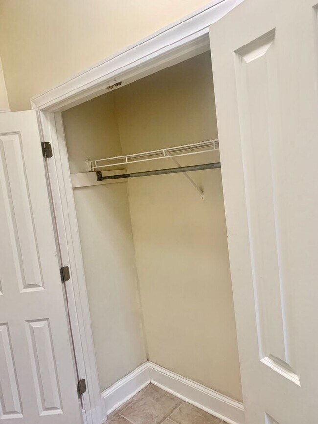 Building Photo - 405 N Madison St