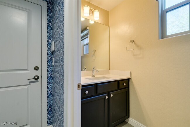 Building Photo - 2497 Birch Hollow St