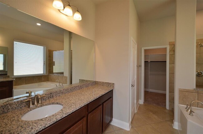 Building Photo - 4 Florentino Vine Pl