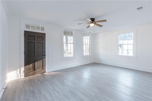 Building Photo - 1013 Elmira St