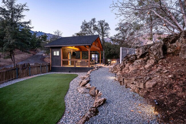 Building Photo - 43620 Washburn Dr