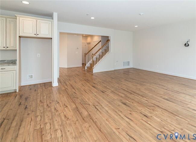 Building Photo - 5411 Hickory Ann Dr