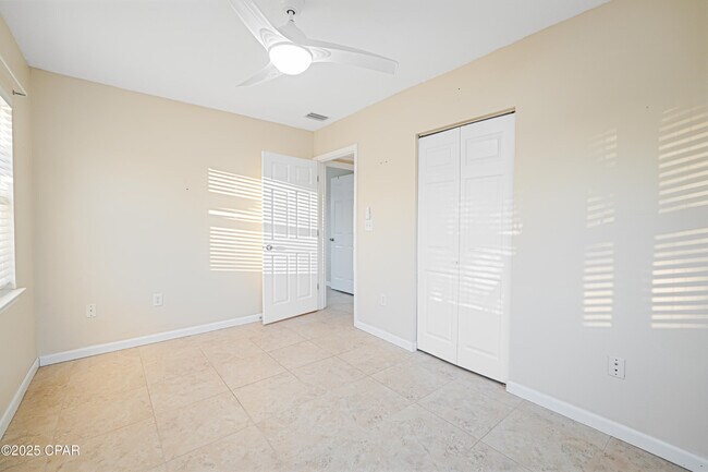 Building Photo - 1504 W 13th St