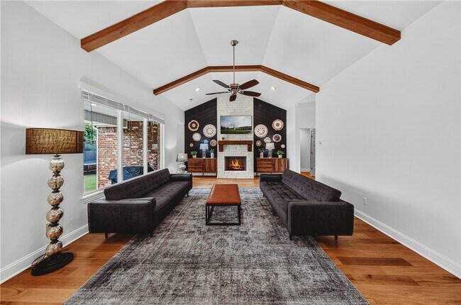 Building Photo - 5803 W Poison Springs Dr