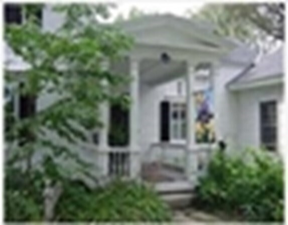 Primary Photo - 1031 Main St