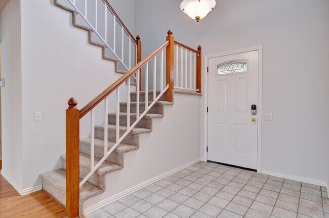 Building Photo - 2501 Country Creek Ln