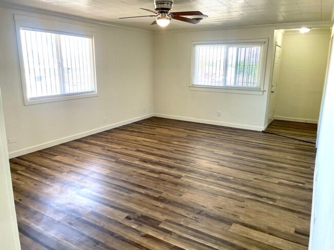 Building Photo - 397 N 15th St